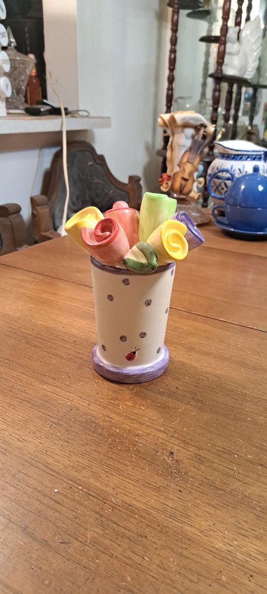 2002 Marianne Richmond Ceramic Art From The Heart ❤️ Springtime Flower Vase W/Embossed Ladybug 7" Tall 