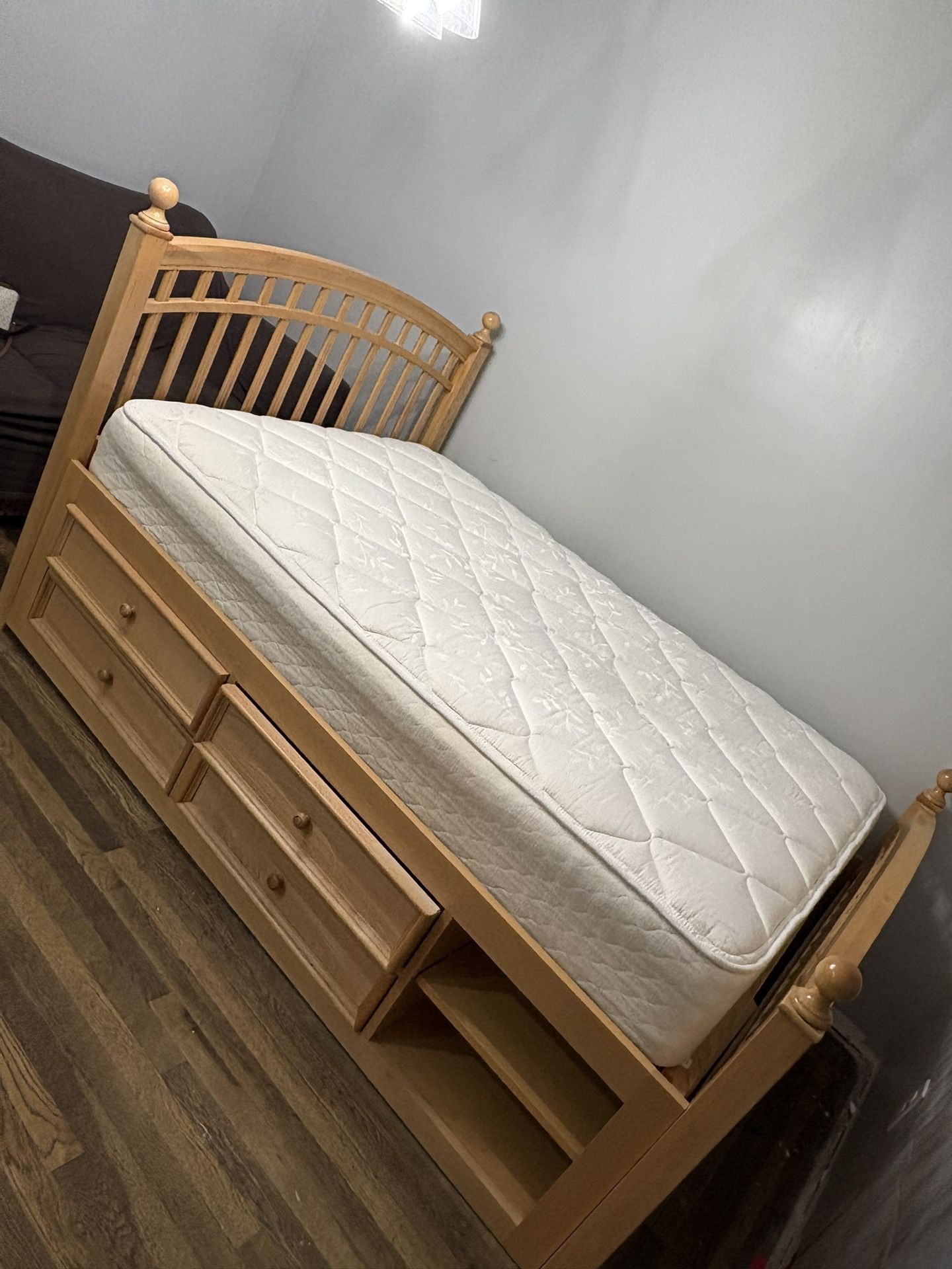 Twin Bed
