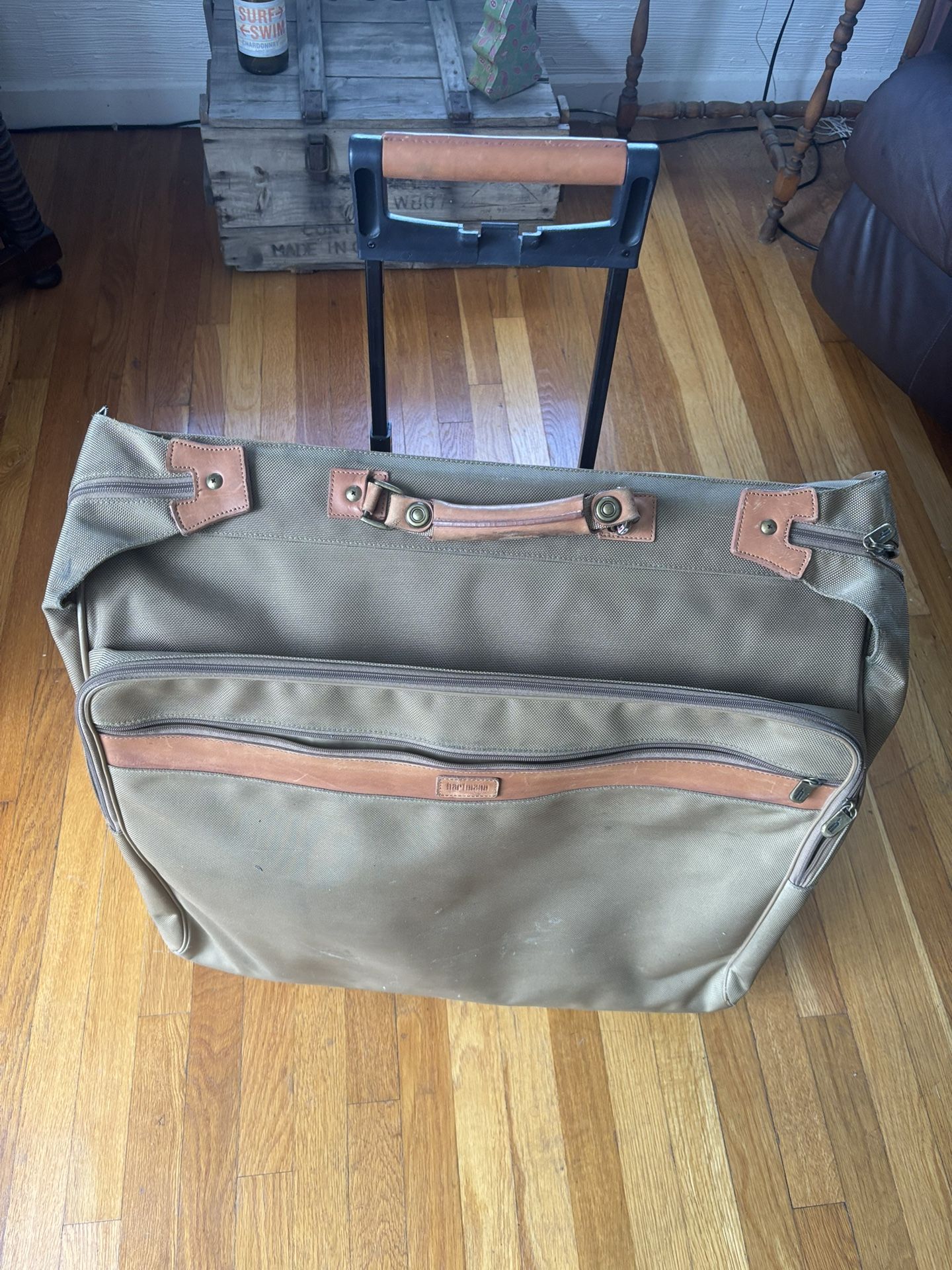 Hartmann 22” Rolling Garment Luggage
