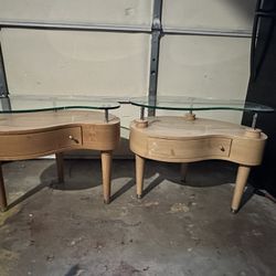 Kidney-Shaped Side/Coffee Table