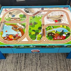Thomas & Friends Wooden Railway Grow-with-Me Playtable
