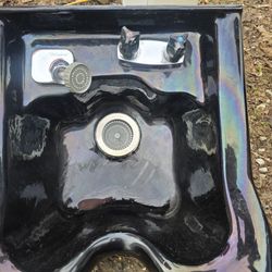 Vintage Belvedere Hair Wash Sink