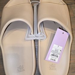 Wild Fable Size 7 Slide Sandals