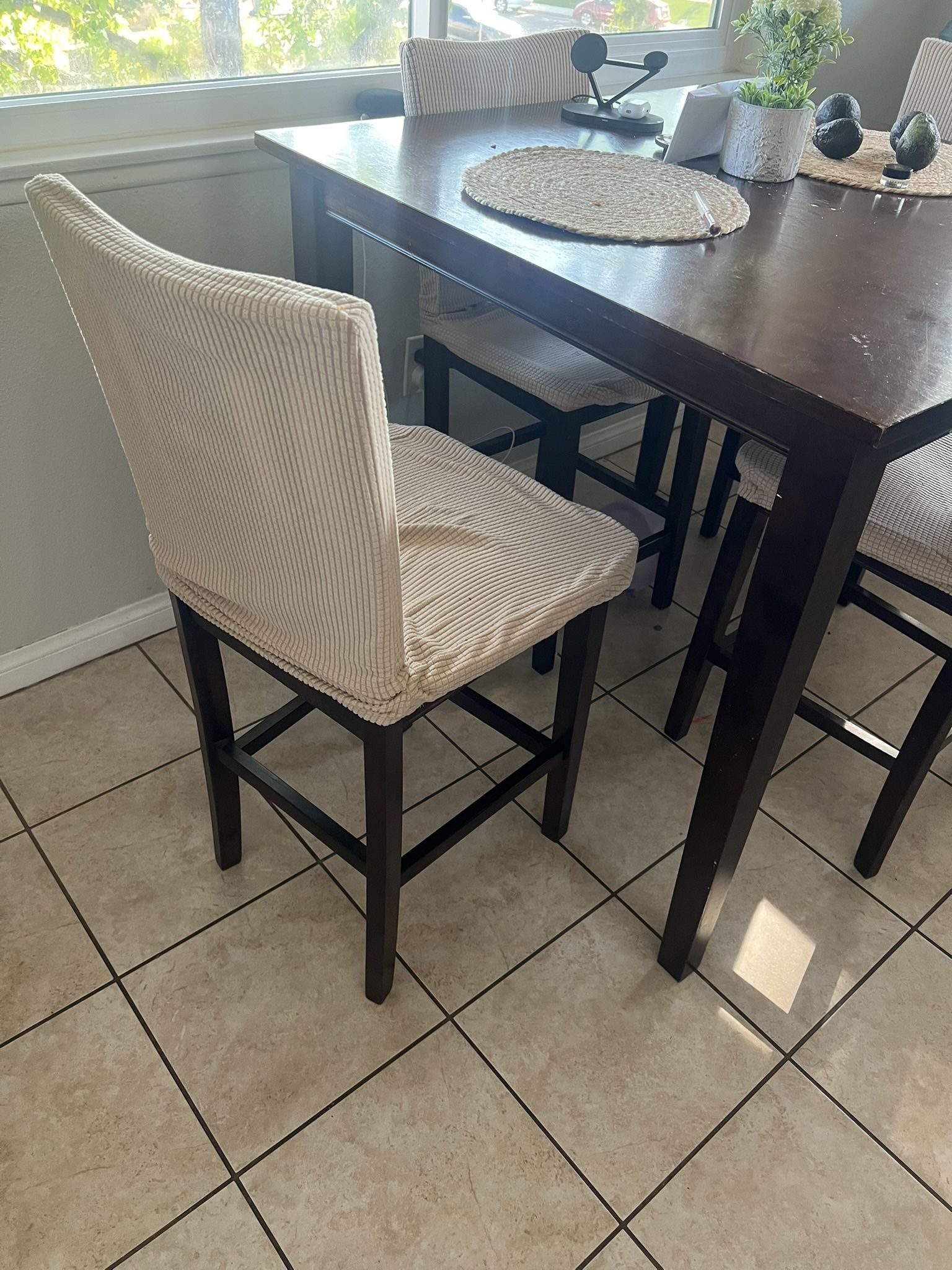 Dinning Table 