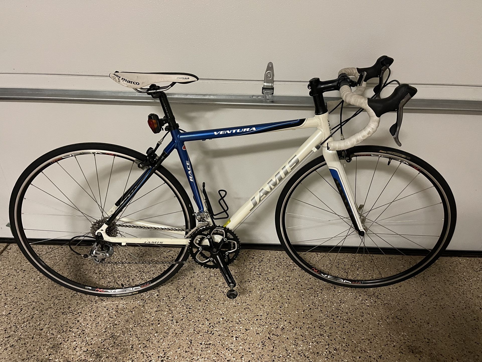 Ventura Jamis Race Bike