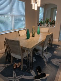 Dining room table Large