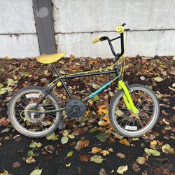 Vintage 90s Huffy BMX bike