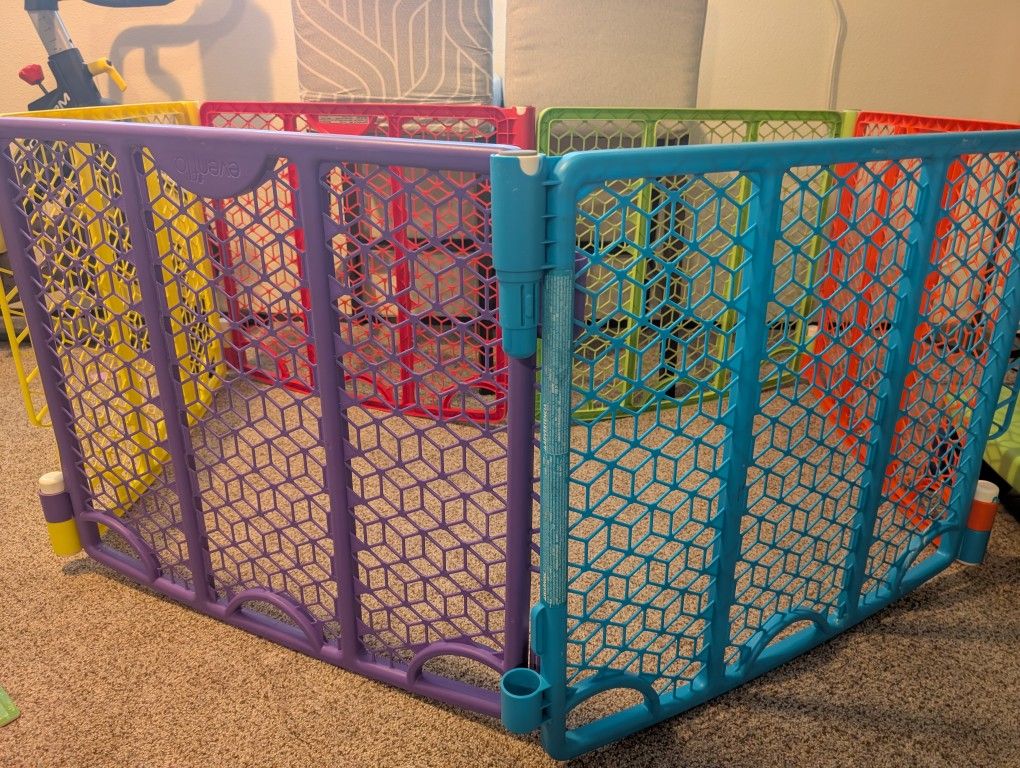 Baby Gate/Play Yard Gate