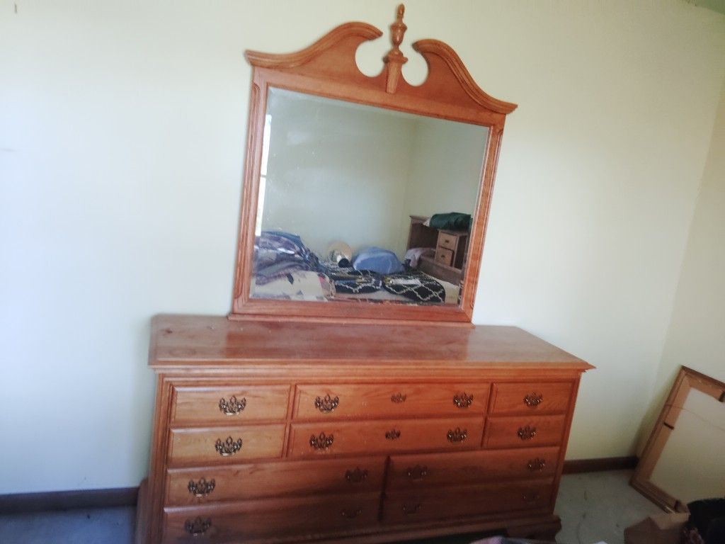 Dresser