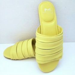 Marc Fisher NWT Oswin Slides Sandals Flats Size 6