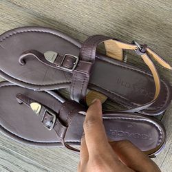 Coach Cassidy T-Strap Brown Patent Leather Sandals Womens Size 9.5