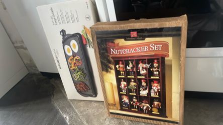 Nutcracker set and griddle