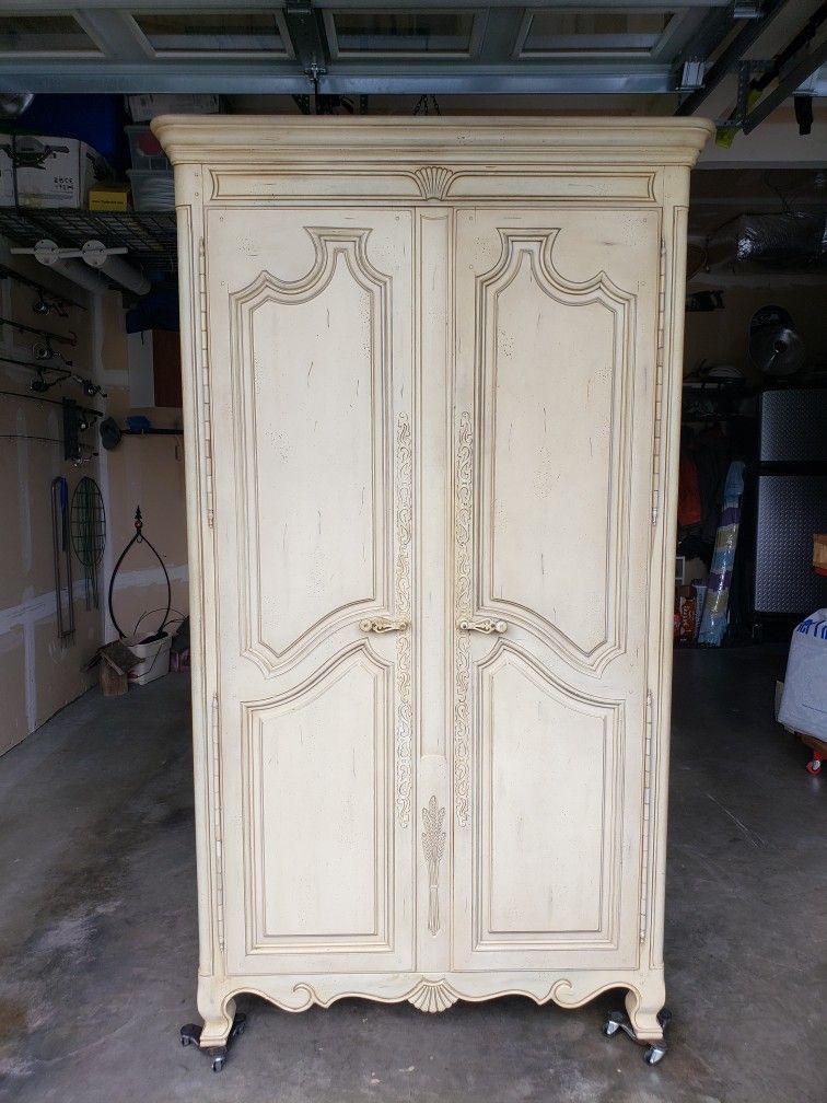 Drexel Heritage Entertainment Cabinet