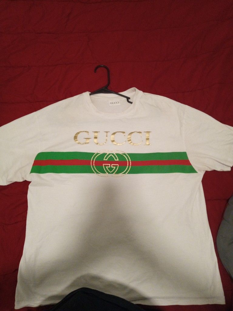 Size large Gucci T-shirt