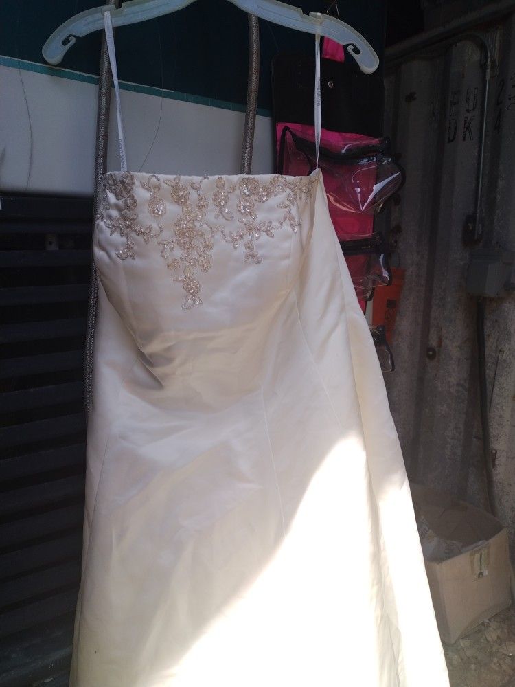 Ivory Wedding Gown Size 20 W