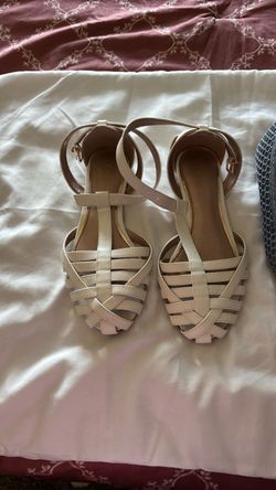 White Sandals size 8/ blue Anne Klein shoes