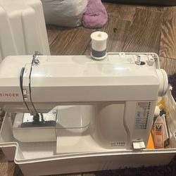 Singer Sewing Machine Model 132Q