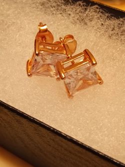 Gold 22 in earrings