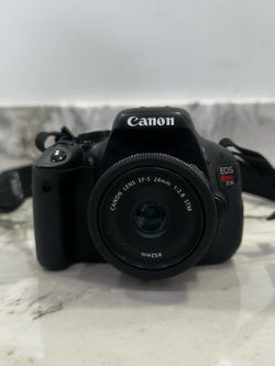 Canon EOS Rebel T3i DSLR Camera Body with 18-55mm IS Il Lens Kit