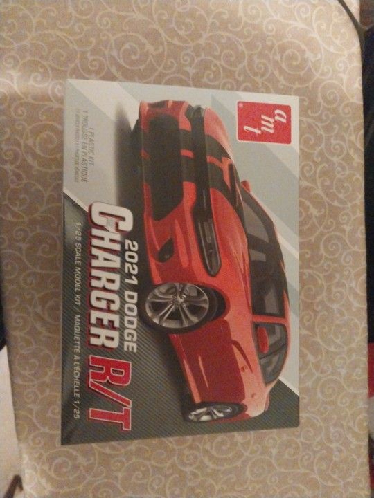 AMT 2021 Dodge Charger R/T 1:25 Scale