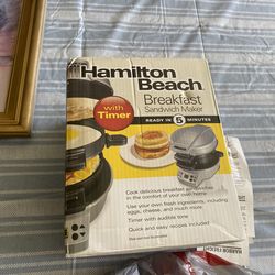 Breakfast sandwich maker