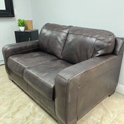 Beautiful Ashley’s Furniture Leather Loveseat