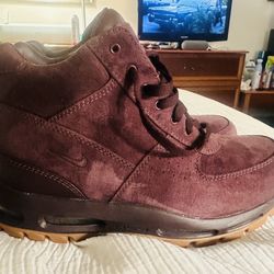 New Nike Air Max Goadome size 10