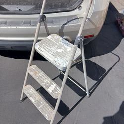 Folding Step Ladder