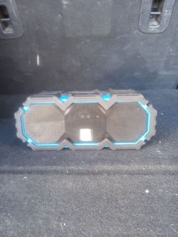 Altec Lansing lifejacket 3 (submersible waterproof Bluetooth speaker system)