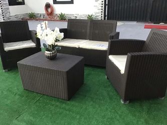 New Outdoor Set -New the box