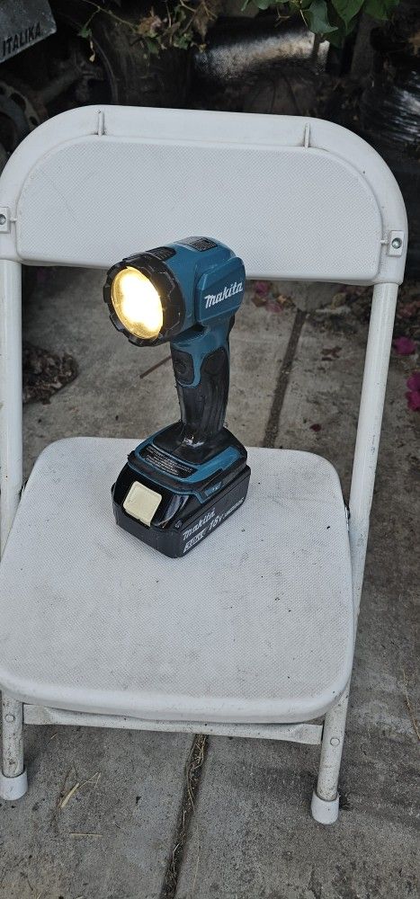 Makita Flashlight 