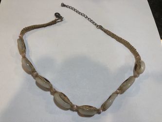 Seashell chocked necklace with tiny pink beads
