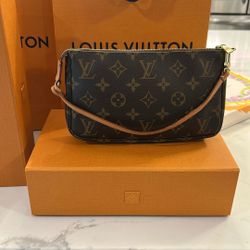 Louis Vuitton Pochette Accessories 
