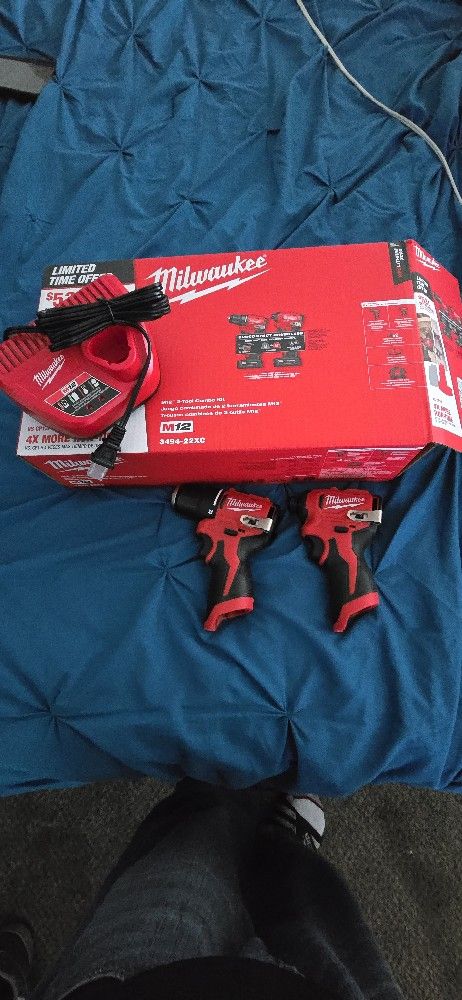 Milwaukee M12 Mini Hex impact and Drill