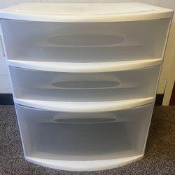 Large Sterilite Plastic Drawers / Dresser / Storage 24.5” H x 22” W x 19” D