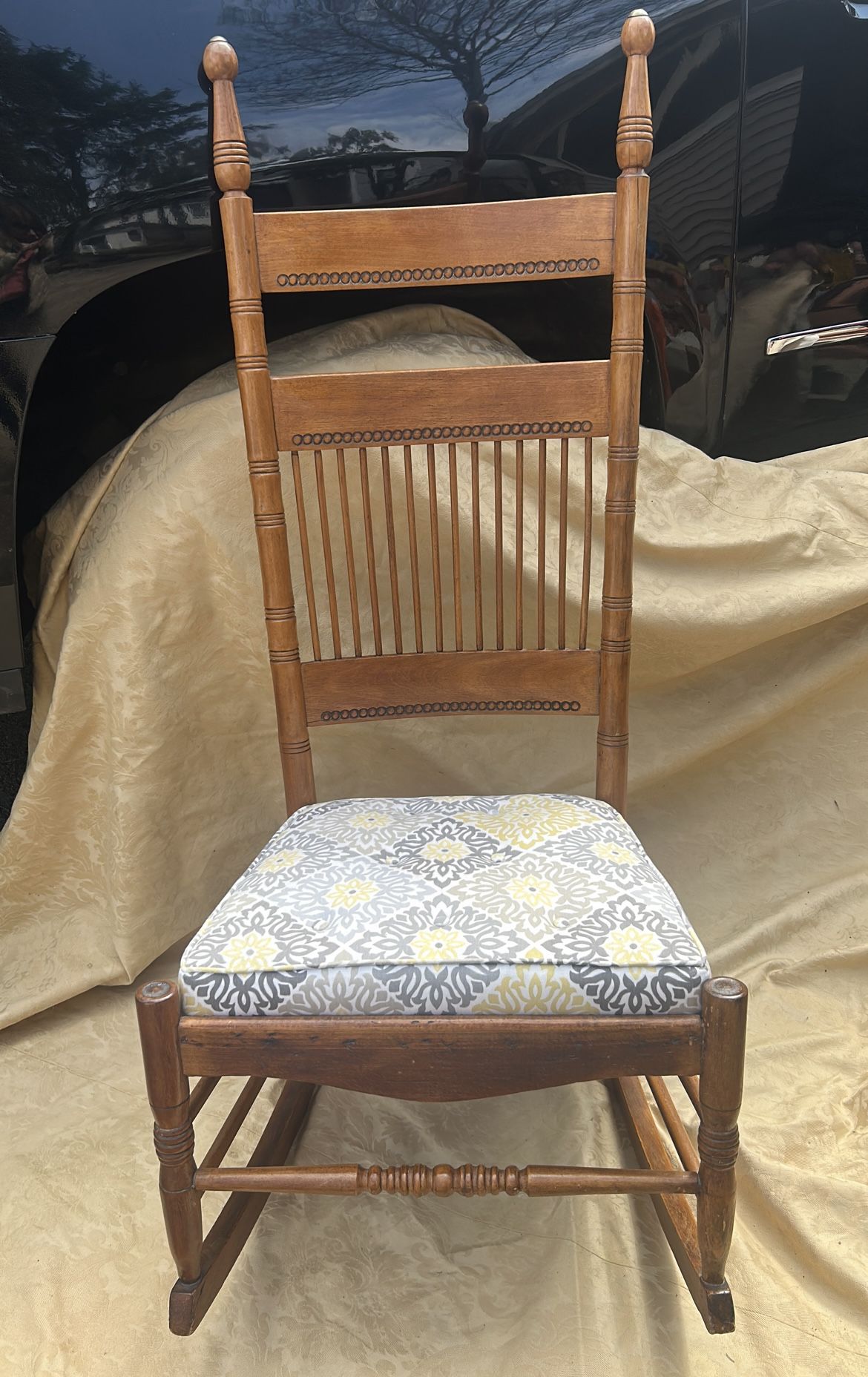 Antique Victorian spindle rocking chair.