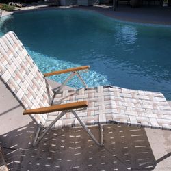 Vintage MCM Webbed And Aluminum Folding camping/Beach/Lawn Lounge Chair