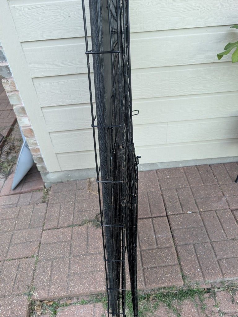 I Crate Large Pet cage In Great Shape and Portable!