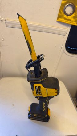 Dewalt saw
