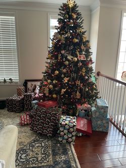 Christmas Tree ( No Lights)