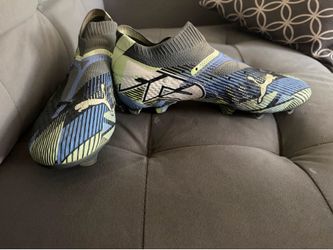 Soccer cleats