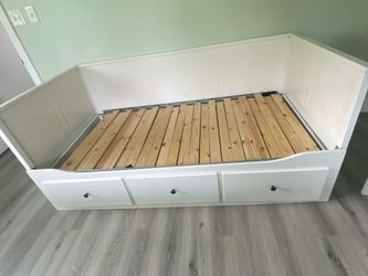 Twin size bed $350