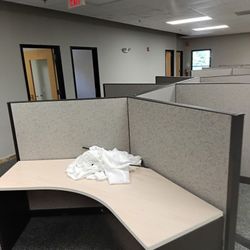 Cubicle Desk. 6