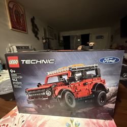 Lego Technic Ford Bronco SUV Set 42213