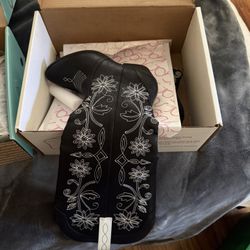 Brand New women’s Boots 