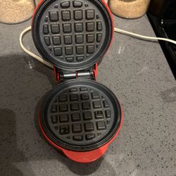 Small Waffle Maker 