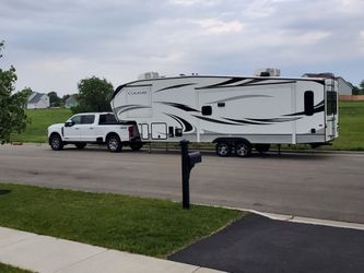 2022 Keystone Cougar 30RLS Fifthwheel