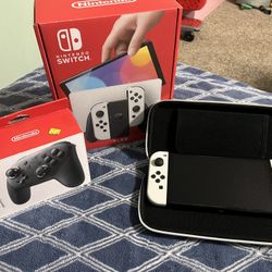 Nintendo Switch - OLED Model with White Joy-Con