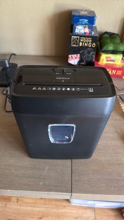 Insignia 6-Sheet Cross-Cut Paper Shredder
