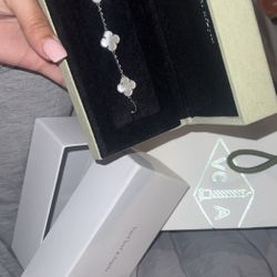 Van cleefff Clover Bracelets